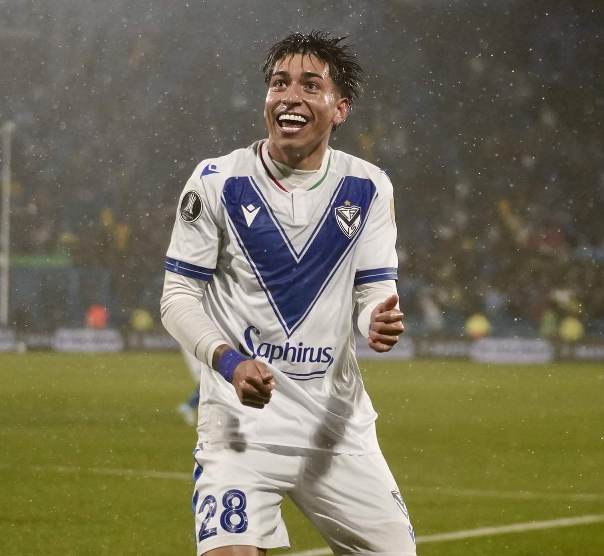 ¿Cuántos equipos más COPEROS que Vélez Sarsfield?

Con menos recursos que muchos gigantes del continente, se metió en cuartos de final de un torneo internacional por DÉCIMA VEZ en veinte años. Y en cinco ya logró pasar a semis...