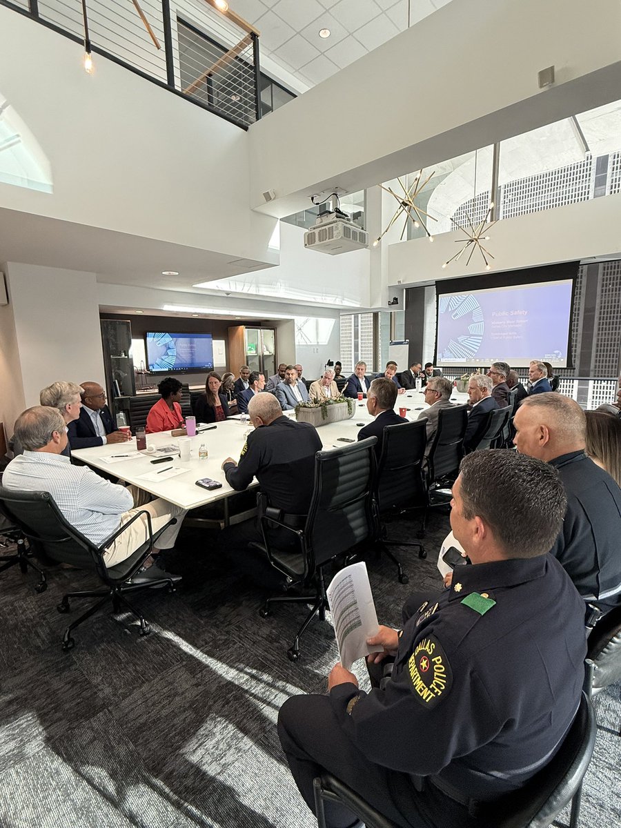Thank you to Downtown Dallas, Inc. for hosting me at yesterday’s quarterly ‘State of Downtown’ meeting. Grateful for the opportunity to discuss public safety for our residents, businesses, and visitors. #DowntownDallas #PublicSafety