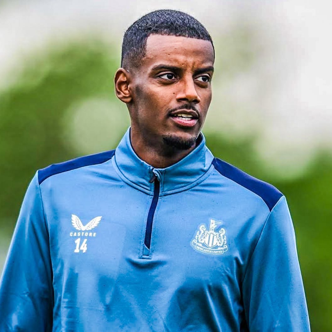 Rex_Ezequiel's tweet photo. Are Newcastle saying, forcing Isak to stay is in the best interest of the Club, players and supporters?
How does an unhappy and uncommitted player staying in your club be of any good?
More questions for Eddie Howe in that Friday press conference
#Isak #ISAKOUT #NUFCNews https://t.co/gtvmvfVmAm
