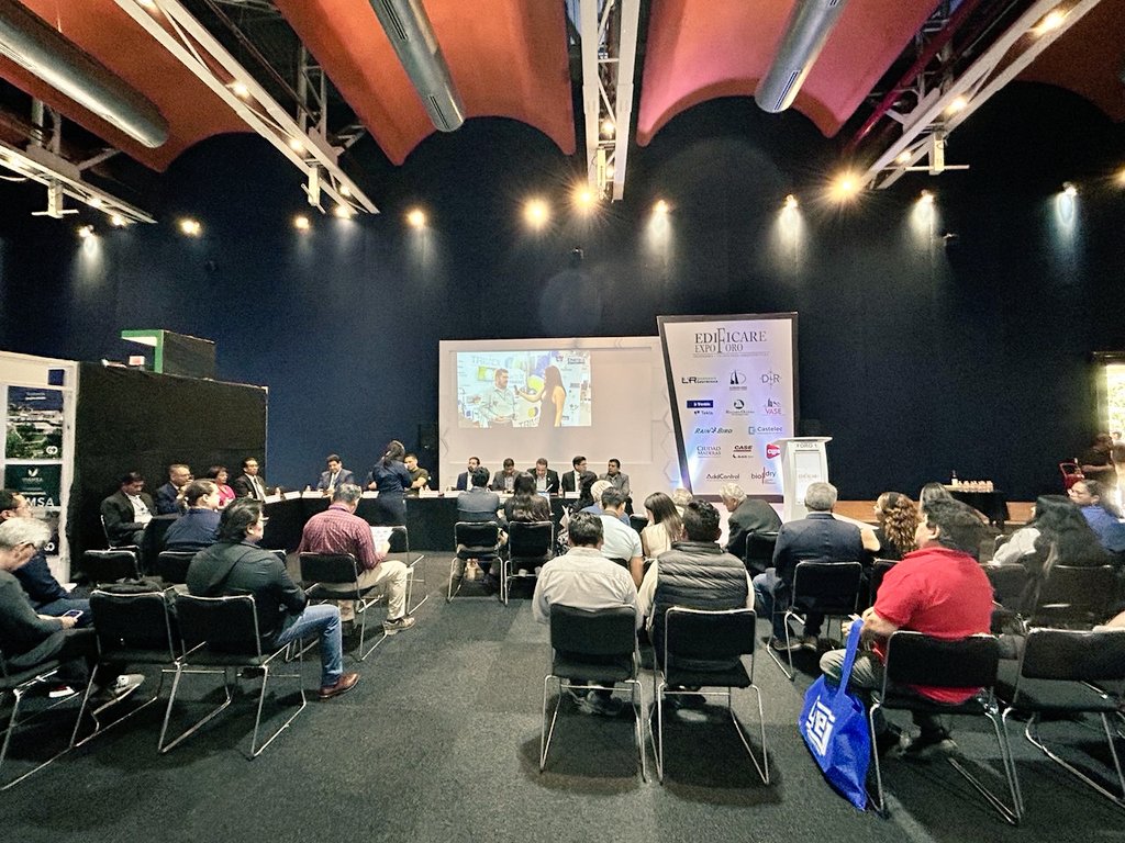 José Iván Herrera Villagómez (@jivanherrera_) on Twitter photo ⚡ En la Expo Energía y Expo Edificare, junto al secretario de Servicios. Públicos, <a href="/ClementeGomezM/">Clemente Gómez Medina</a> reafirmamos el compromiso de fortalecer la infraestructura eléctrica y avanzar hacia una #sostenibilidad que cuide a #Puebla hoy y mañana.
En el gobierno de <a href="/pepechedrauimx/">Pepe Chedraui 🇲🇽</a> ⚡ En la Expo Energía y Expo Edificare, junto al secretario de Servicios. Públicos, <a href="/ClementeGomezM/">Clemente Gómez Medina</a> reafirmamos el compromiso de fortalecer la infraestructura eléctrica y avanzar hacia una #sostenibilidad que cuide a #Puebla hoy y mañana.
En el gobierno de <a href="/pepechedrauimx/">Pepe Chedraui 🇲🇽</a>