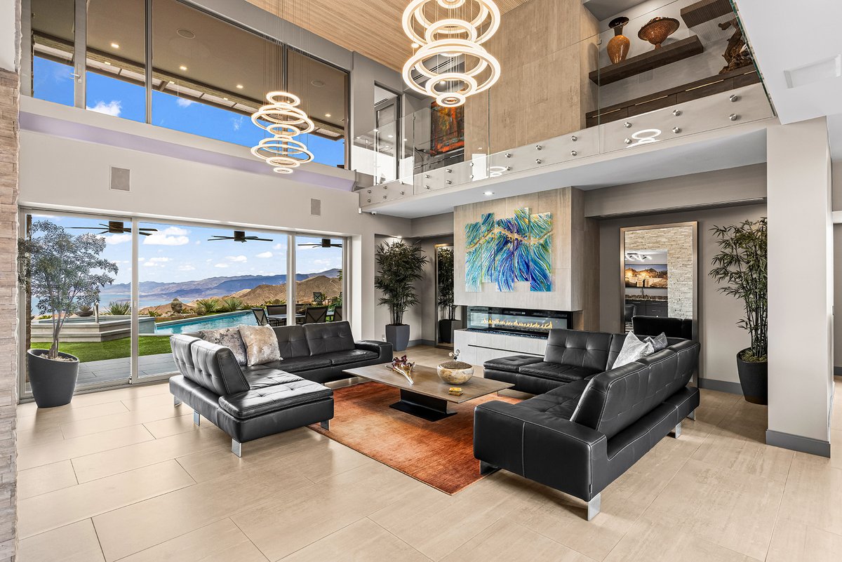 Perched on a prime 1.1-acre hillside estate overlooking Lake Mead and the surrounding mountains, this architectural gem is the crown jewel of Boulder City—presented to the market for the first time ever.
⁠
1315 Alpine Drive - Boulder City, NV USA⁠