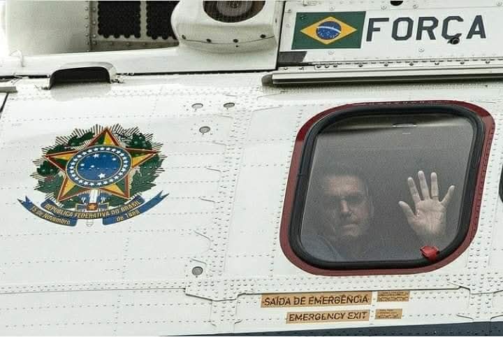 Missão secreta é secreta. Se é semi-secreta a única intenção é mesmo levantar rumor. Isso pode ser uma escala técnica, uma missão de rotina, mas sujeito não vai deixar de perder a oportunidade, né não? Ainda mais no cenário atual... Vão dizer que é missão de extração do 🤡... Vai