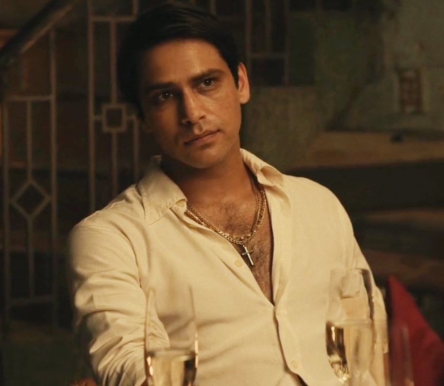 #MusketeersEurope A good early morning to you all 🥰 and #LucaPasqualino as #Maurizio😍🔥 in #Shantaram for #WhiteShirtWednesday