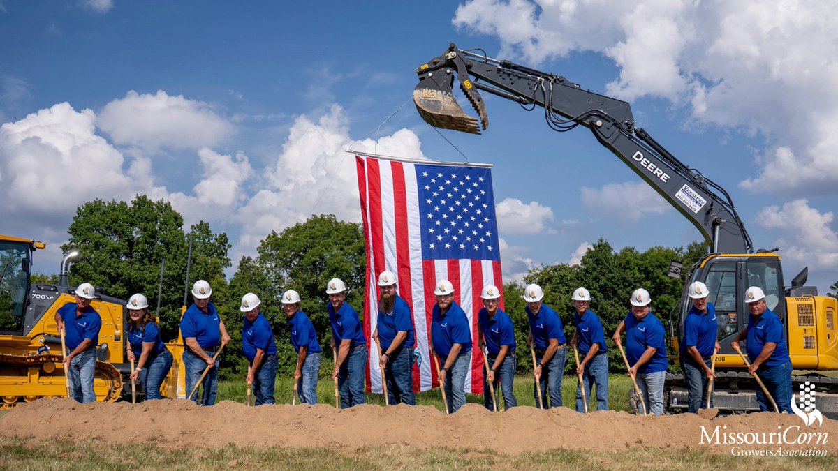 MissouriCorn's tweet image. 📣 Groundbreaking day for Missouri Corn! A new HQ will add space, parking, storage &amp;amp; efficiency. Farmer-led, this long-term investment strengthens service to Missouri corn growers. 📅Completion: Dec 2026 #MOCorn