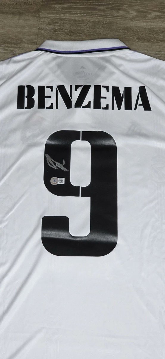We have Karim Benzema Signed Real Madrid Jerseys at:

$ 99.99 .- Shipping included in continental USA!

Beckett Sticker of Authentication 

#benzema #realmadrid <a href="/DamianDROB/">Damian Olivera</a>