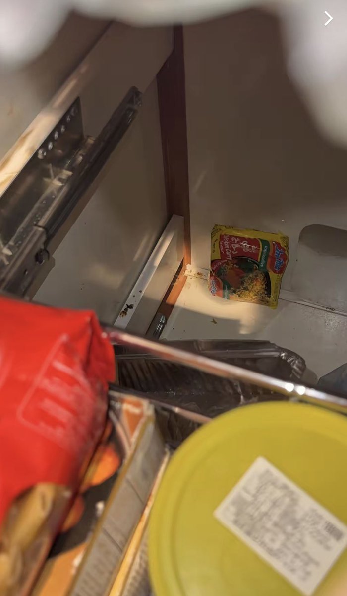 nizvaq's tweet image. وتهدينا الحياة اضواء في اخر النفق