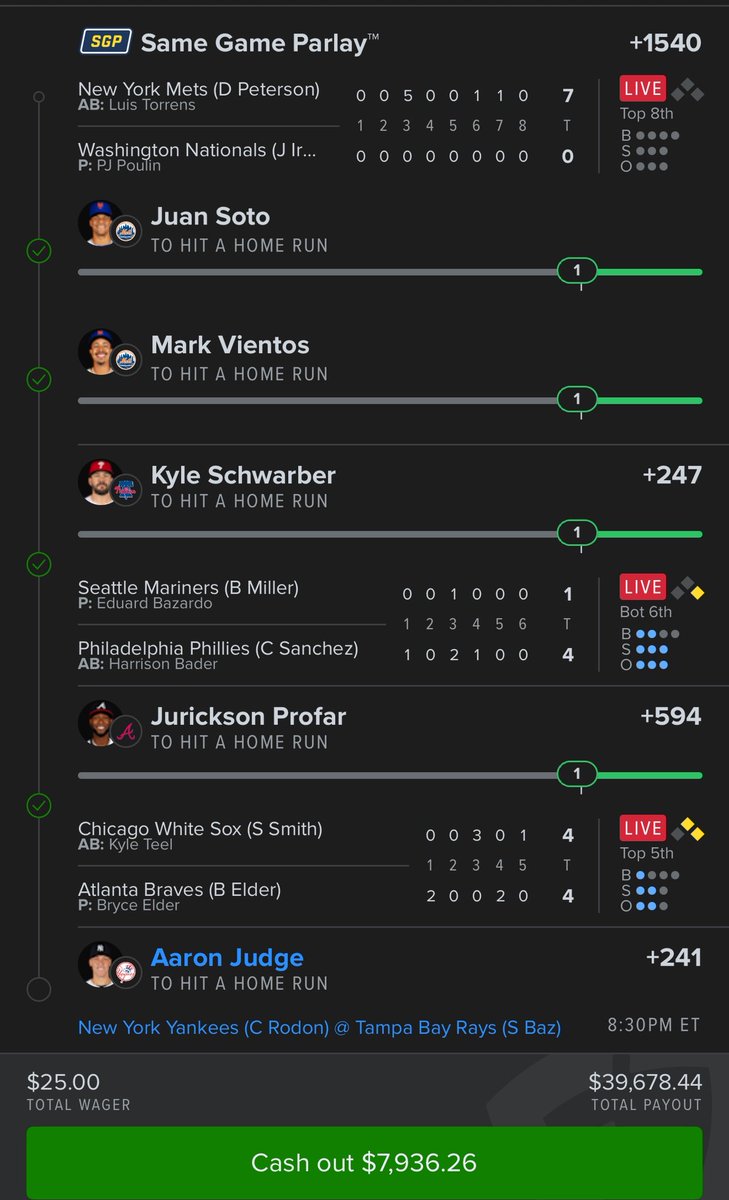davejusttweeted's tweet photo. big aaron judge guy tonight https://t.co/v8jVK7FlGJ