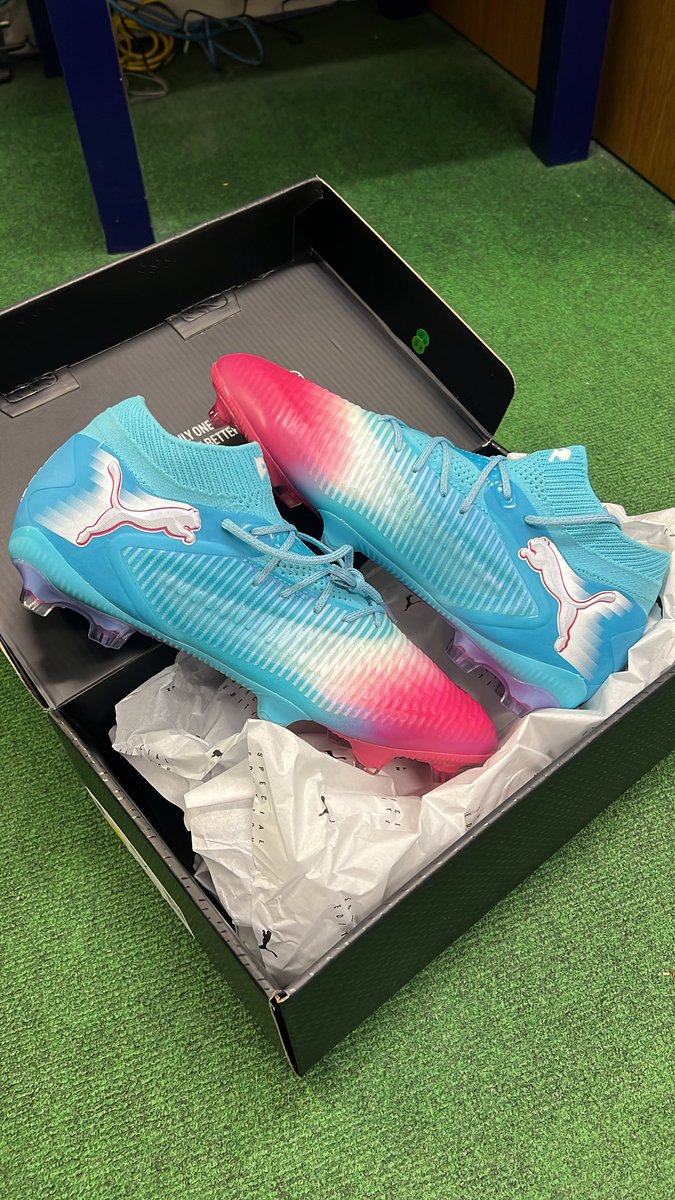 New Puma Future 8 Ultimate Recharge FG Special Edition Latest Arrival at North America Sports the Soccer Shop! Sizes 8.5-10.5 Mens. Visit Us in Store Today! Questions? 604-299-1721 #puma #vancouver #BC #soccer #football #futbol
