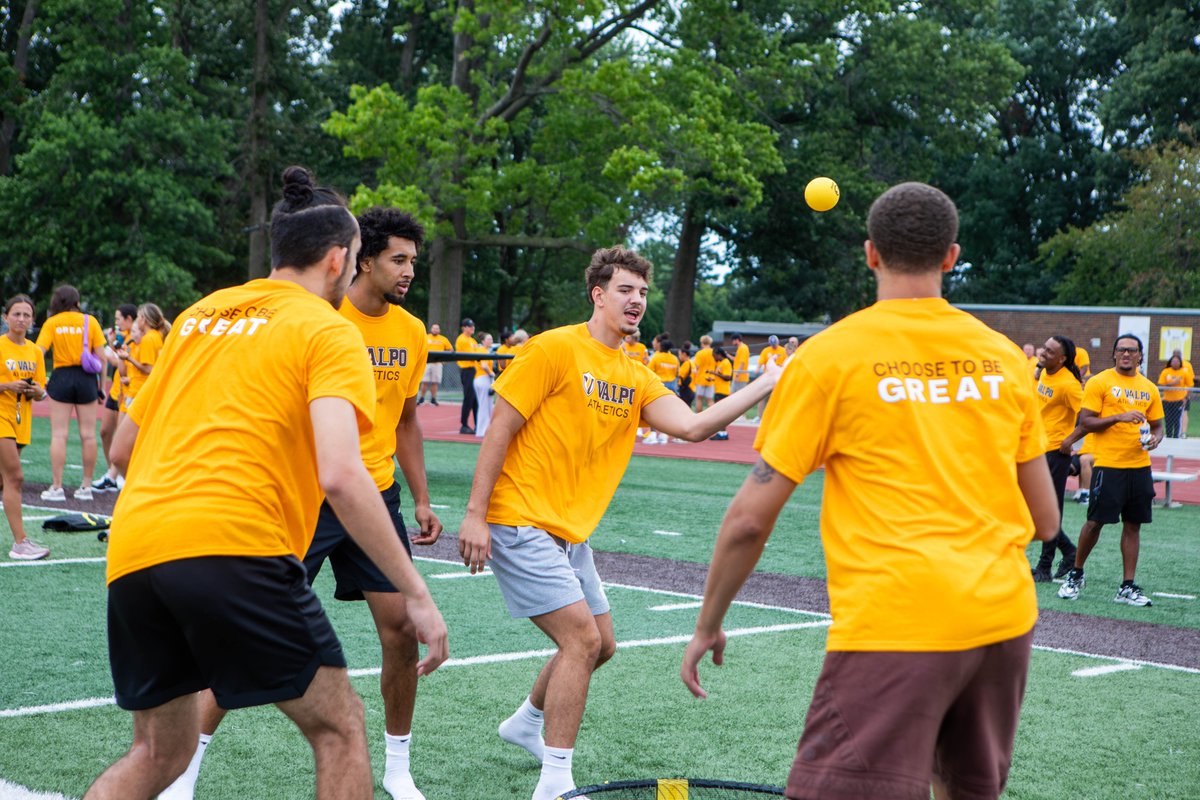 🍦 It was great to welcome our student-athletes back to campus with our annual student-athlete orientation and ice cream social today! #GoValpo
