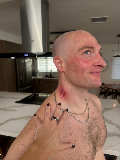 Watch Zac Wild's leaked NSFW photo on TwXstars