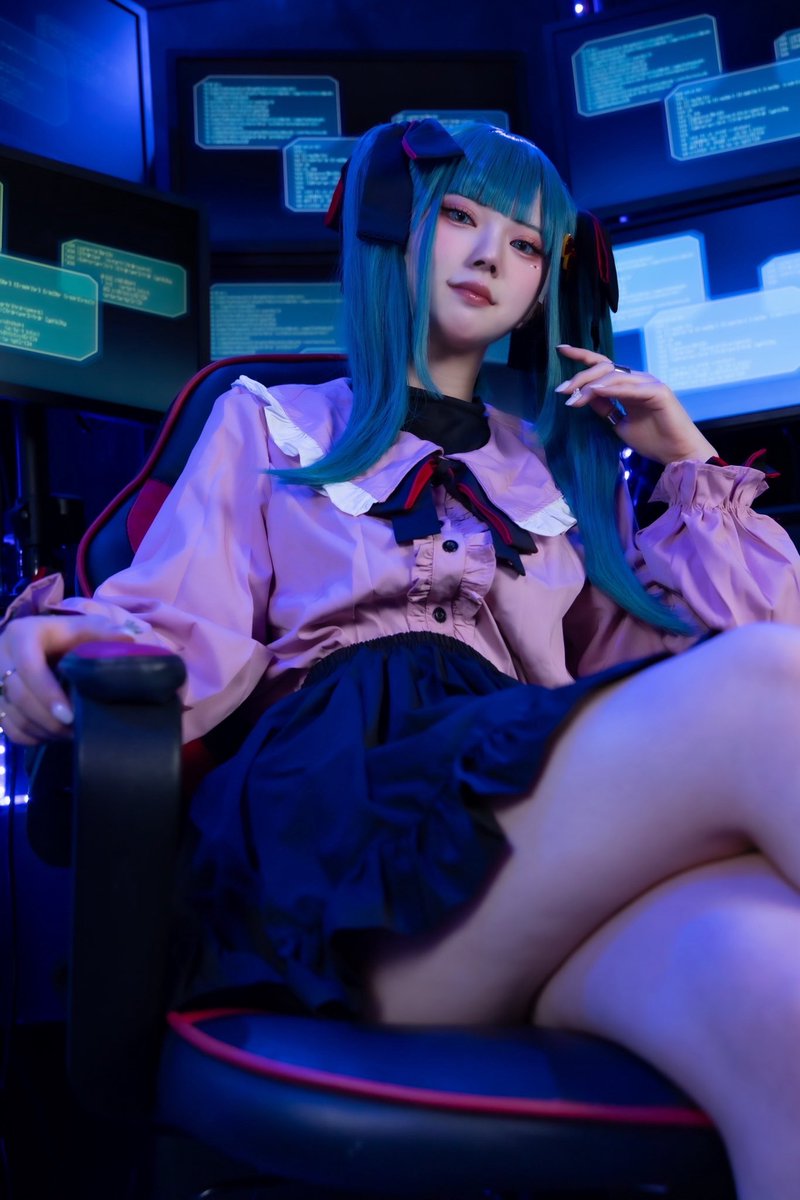 ヴァンパイアミク

                「ほら特定完了♪」

📸<a href="/okitakio/">おっきー</a> 

 #ヴァンパイアミクコスプレ  #Cosplay