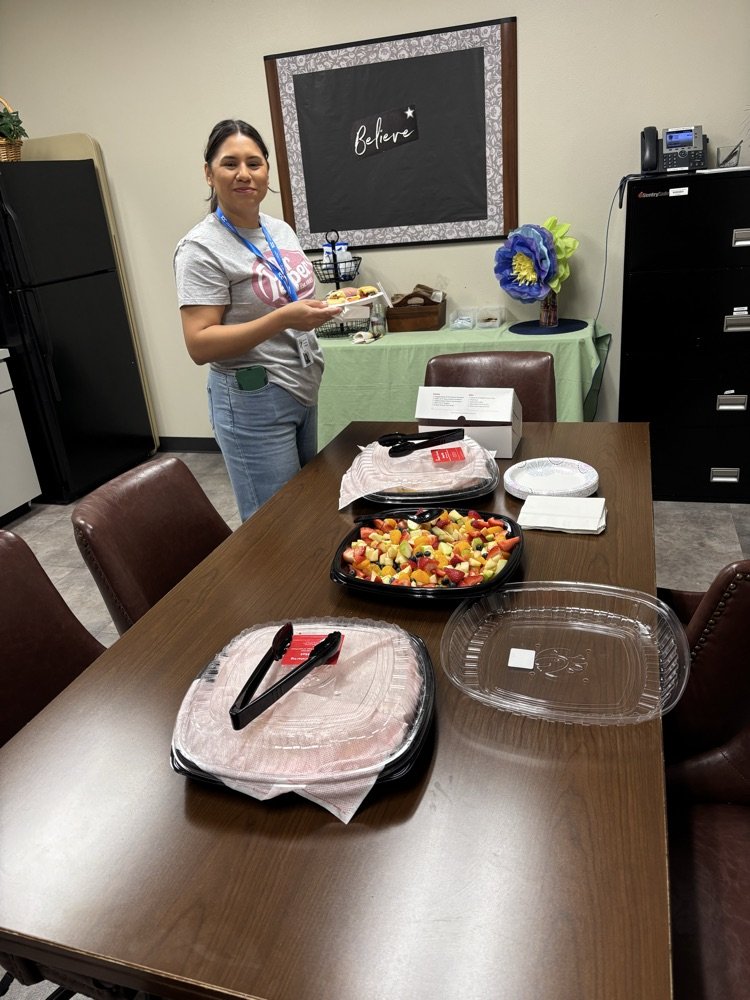 Thank you to our amazing Booster Club for the wonderful breakfast this morning! The quickest way to a teacher's heart is with Chicken Minis 🐔❤️ #PhoenixOn