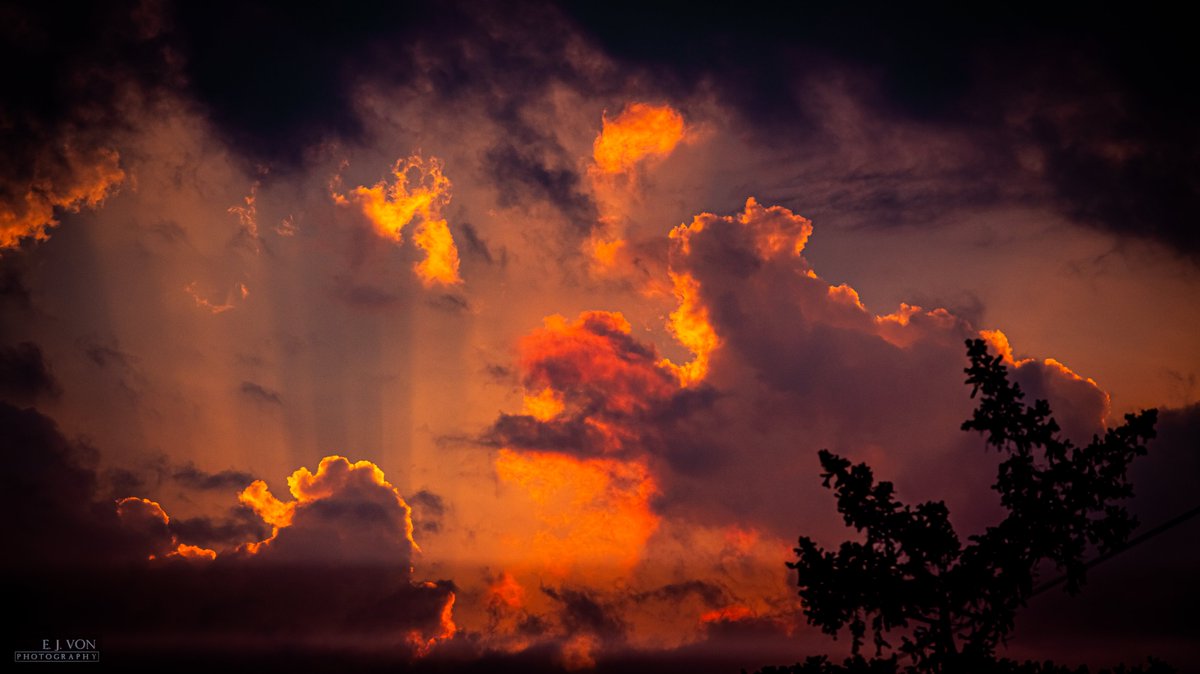 Eric Willoughby (@willouej) on Twitter photo Nothing hits quite like a summer sunset after the storm. The sky wears its bruises in gold & lavender, & I can’t help but reach for my camera. Every snap feels like a thank-you to the day for hanging in there. #Cincinnati #Sunsets I think this calls for an <a href="/AllisonWeather/">Allison Rogers WLWT</a> "Woah" Nothing hits quite like a summer sunset after the storm. The sky wears its bruises in gold & lavender, & I can’t help but reach for my camera. Every snap feels like a thank-you to the day for hanging in there. #Cincinnati #Sunsets I think this calls for an <a href="/AllisonWeather/">Allison Rogers WLWT</a> "Woah"