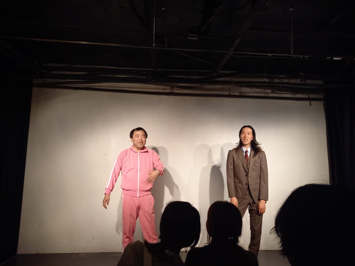 ドブリン！さん出演のタイタンの学校8期生主催ライブ「Switch8！」に行って来ました！ドブリン！さんの紙芝居ネタを観られるのは嬉しいなぁ☺️舞台時の扮装も見どころです‼️
皆さんの勢いと熱気で会場は大盛上がりでした。楽しかったです！！