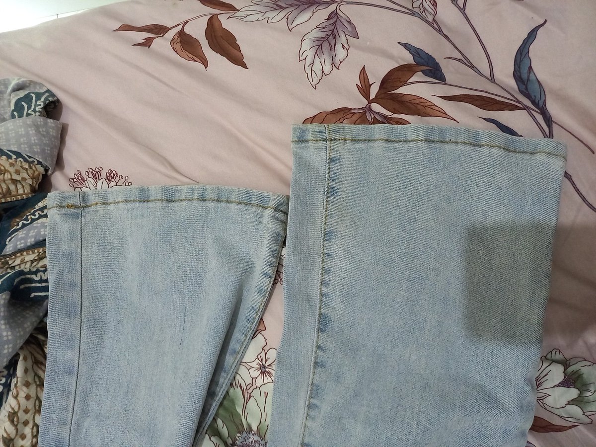 noonnon33's tweet photo. Jeans Cut bray size M
Good conditions krn jarang dipake
85 ribu
Bisa shopee https://t.co/4X0vOk5sLr