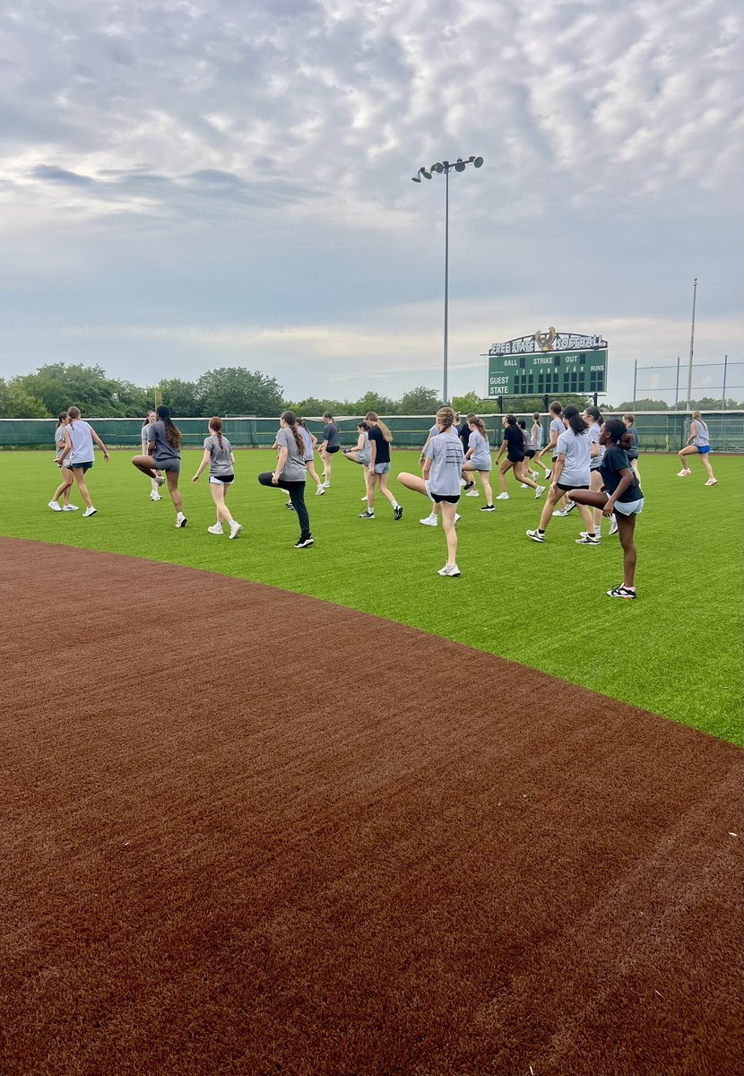 FSgirlsflagfb's tweet photo. First girls flag football practice in Free State history! ✅ https://t.co/FvHlcuSukc