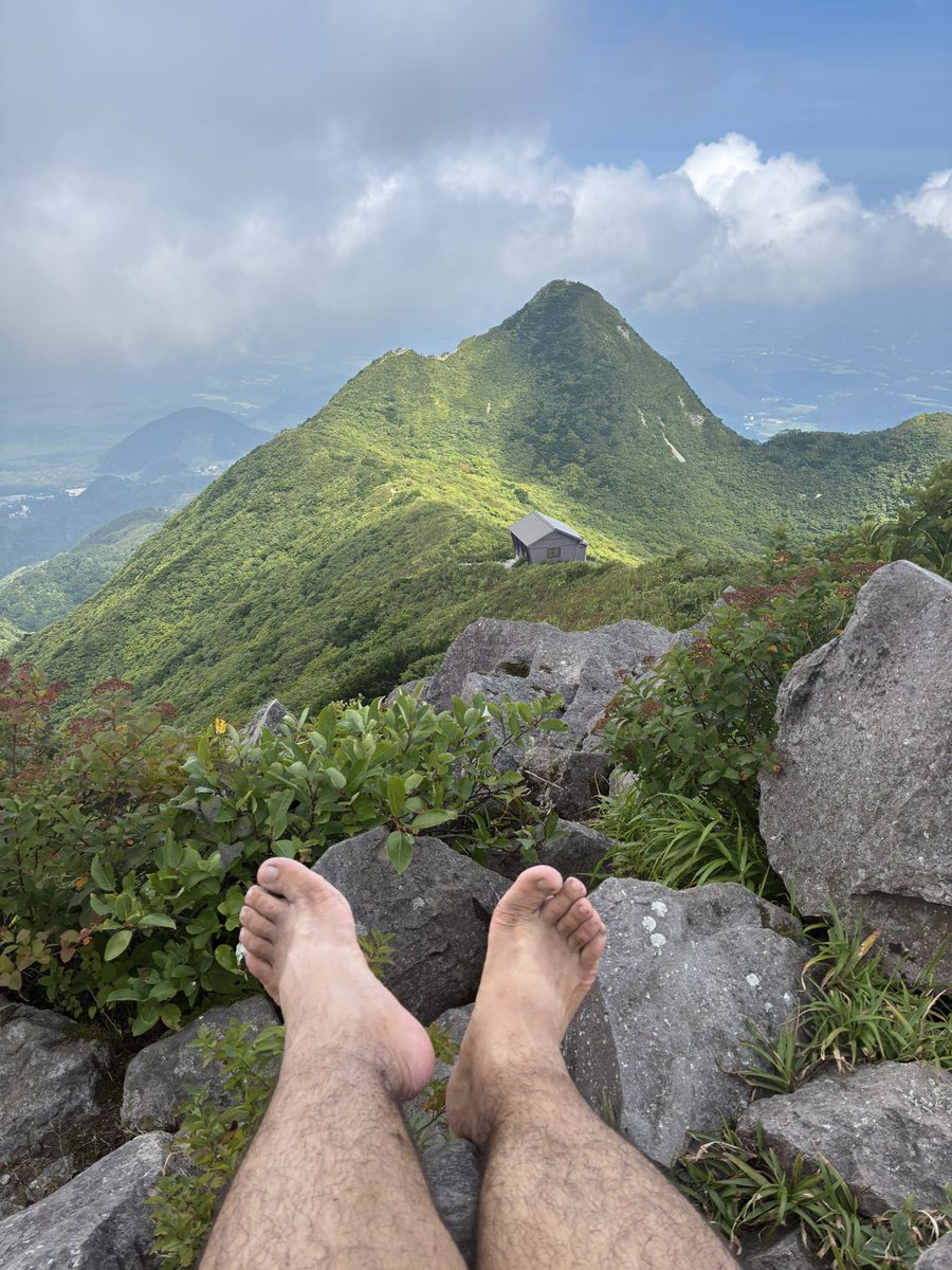 フォロワーが増えたので自己紹介です！
港区に住んでる登山が趣味の20代女子です！