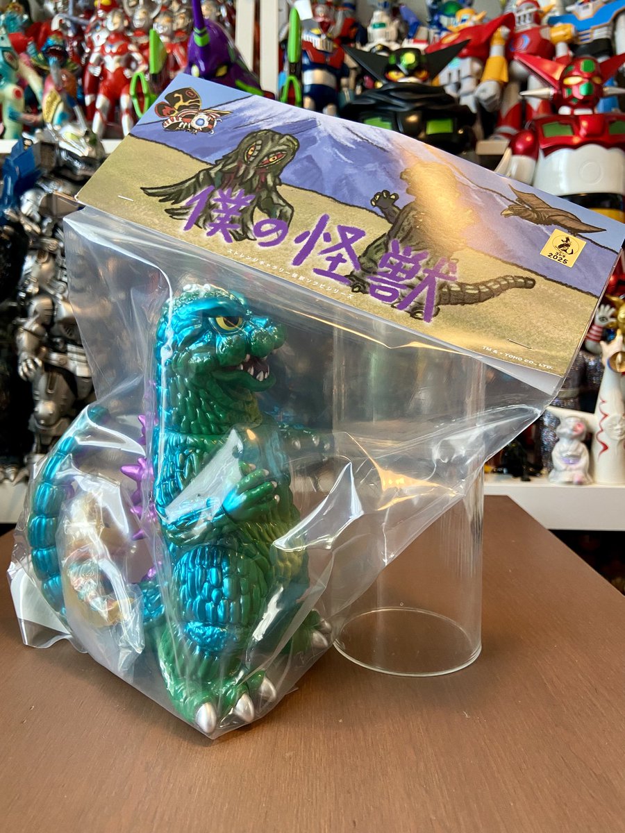 vuRxsLd1Ul2Z3bB's tweet photo. 到着〜⁉️

ストレンジギャラリー　ゴジラ　モスゴシです。

ヘッダーかわいい😍

小さいけど大きく見える👍
良いぞおー

#ゴジラ　 #STRANGEGALLERY
#モスラ　#ソフビ　#墓場の画廊 https://t.co/zkwEr9uGLh