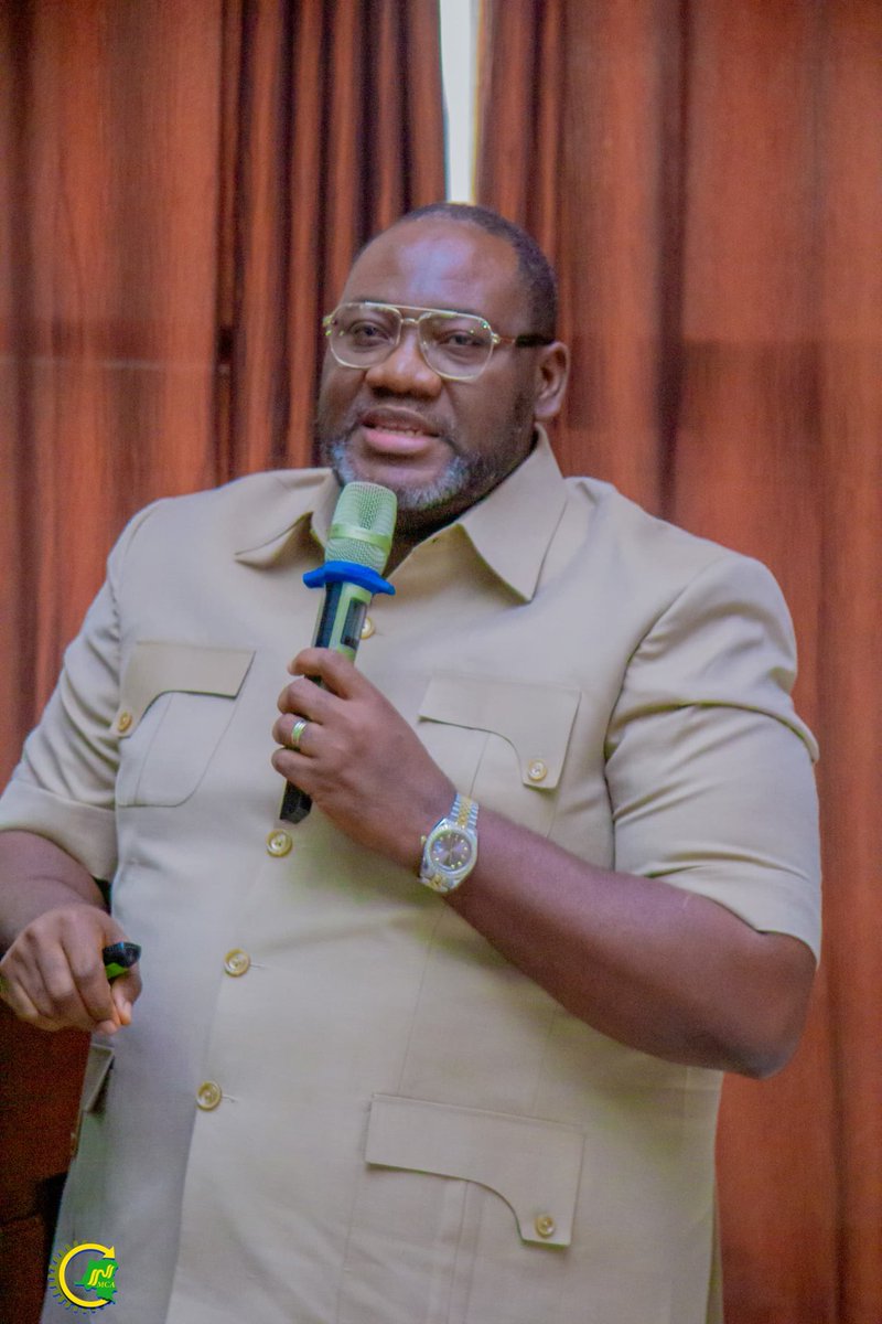 Le président 3k sur l'accord RDC-M23 Nous l'avons dit et restons convaincu que le PR05 ne signera pas la balkanisation du Congo.
Qu'on se le dise, il est un vrai patriote.
Mobilisons-nous derrière le Président de la République sur la question de l'est, l'heure est grave.