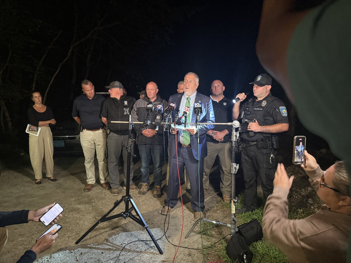 Leanna Faulk (@leannaafaulk) on Twitter photo #BREAKING Bristol County District Attorney Tom Quinn confirms that the body of 18-year-old Kylee Monteiro has been found on the property of her boyfriend, Gregory Groom.
Groom will be charged with her murder and appear in court tomorrow morning.
Live report at 11. <a href="/NBC10/">NBC 10 WJAR</a> #BREAKING Bristol County District Attorney Tom Quinn confirms that the body of 18-year-old Kylee Monteiro has been found on the property of her boyfriend, Gregory Groom.
Groom will be charged with her murder and appear in court tomorrow morning.
Live report at 11. <a href="/NBC10/">NBC 10 WJAR</a>