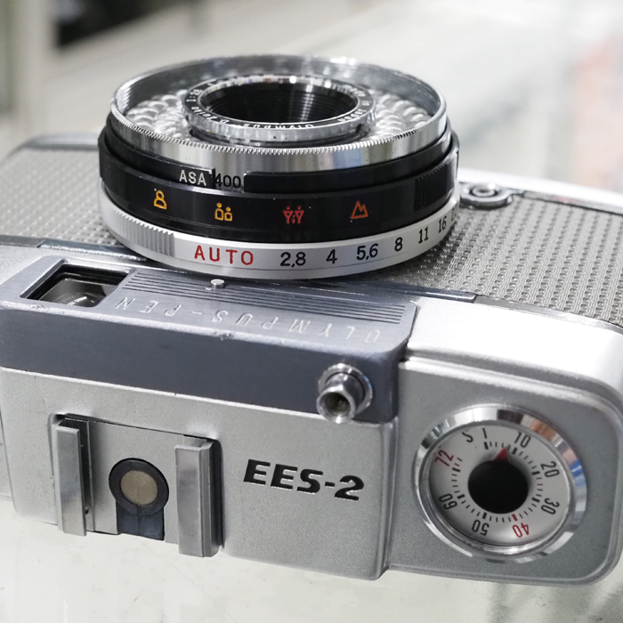champcamera's tweet photo. #OLYMPUS PEN EES-2 オーバーホール済 ¥23,000- by #たまプラーザ 店
自動露出+ゾーンフォーカスで気軽に撮影が楽しめる #ハーフサイズカメラ。レンズはDズイコー30mm F2.8を搭載。ISO400に対応しより扱いやすくなっています。
#PENEES2 #たまプラ #田園都市線
https://t.co/mbBSjtlQoX https://t.co/JRSrEd7nhU
