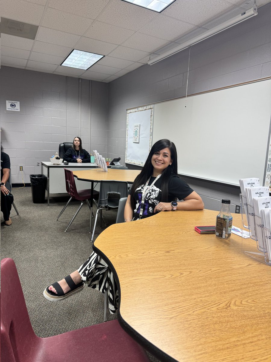 HumbleCounselor's tweet image. @HumbleISD_HMS Open House was a success!! 💜 We showed off our NEW counselor&apos;s corner this school year to our parents, students and staff! 🥰 It&apos;s going to be a great year at HMS! 📣 Go Wildcats! @HumbleISD @HumbleISD_CBS #FocusOnTheGood #CounselorsCorner #WILDCATfam #HMS