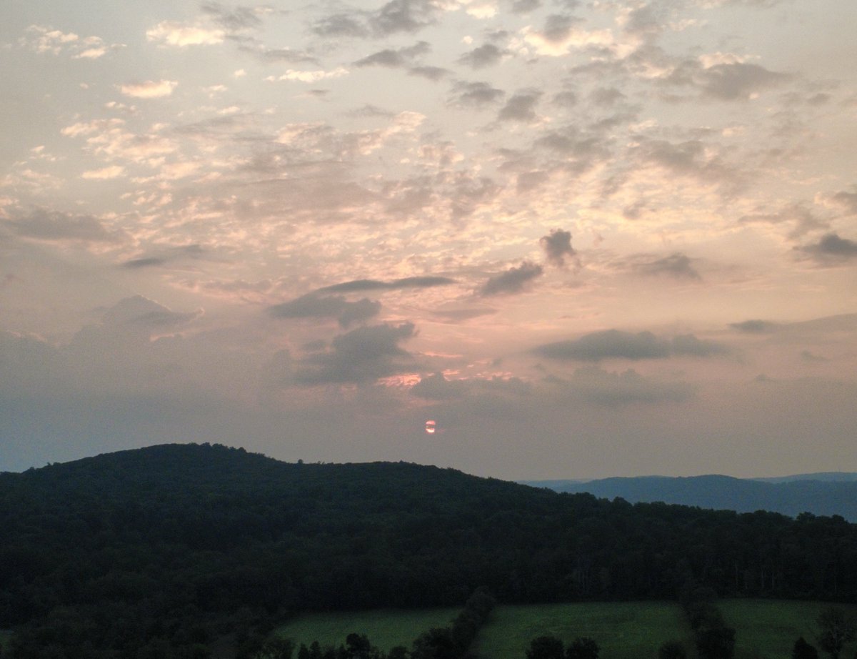 cpu_montag's tweet photo. Sunrise over mountains w/DJI Mini 4k

Northwest NJ

#drones 
#dji
#Sunrise 
#mountains 
#sky https://t.co/Dh7VnHOGgM