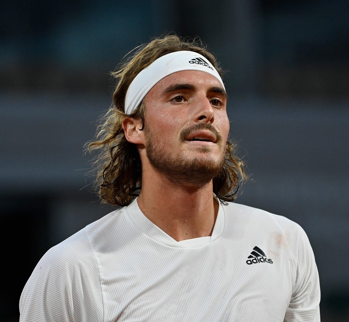 Adidas reportedly growing frustrated with Stefanos Tsitsipas following his first round loss to Yunchaokete Bu in Winston-Salem.

(Via <a href="/BenRothemberg/">Ben Rothenberg</a>)