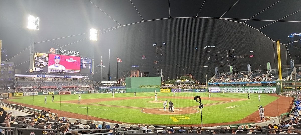 KayJaySA's tweet image. Took until the 9th inning, but we got our first "sell the team" chant of the night.