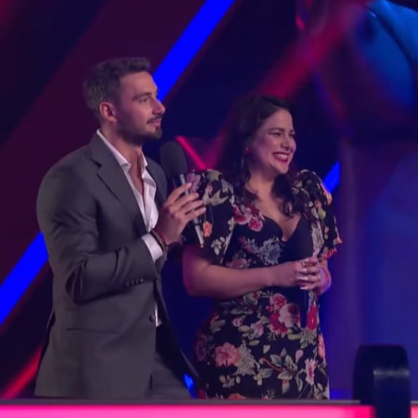 Cómo no la van a robar? Roban a cada uno loco y dejan pasar a gente que se olvida las canciones dejate de joder qué bronca #LaVozArgentina