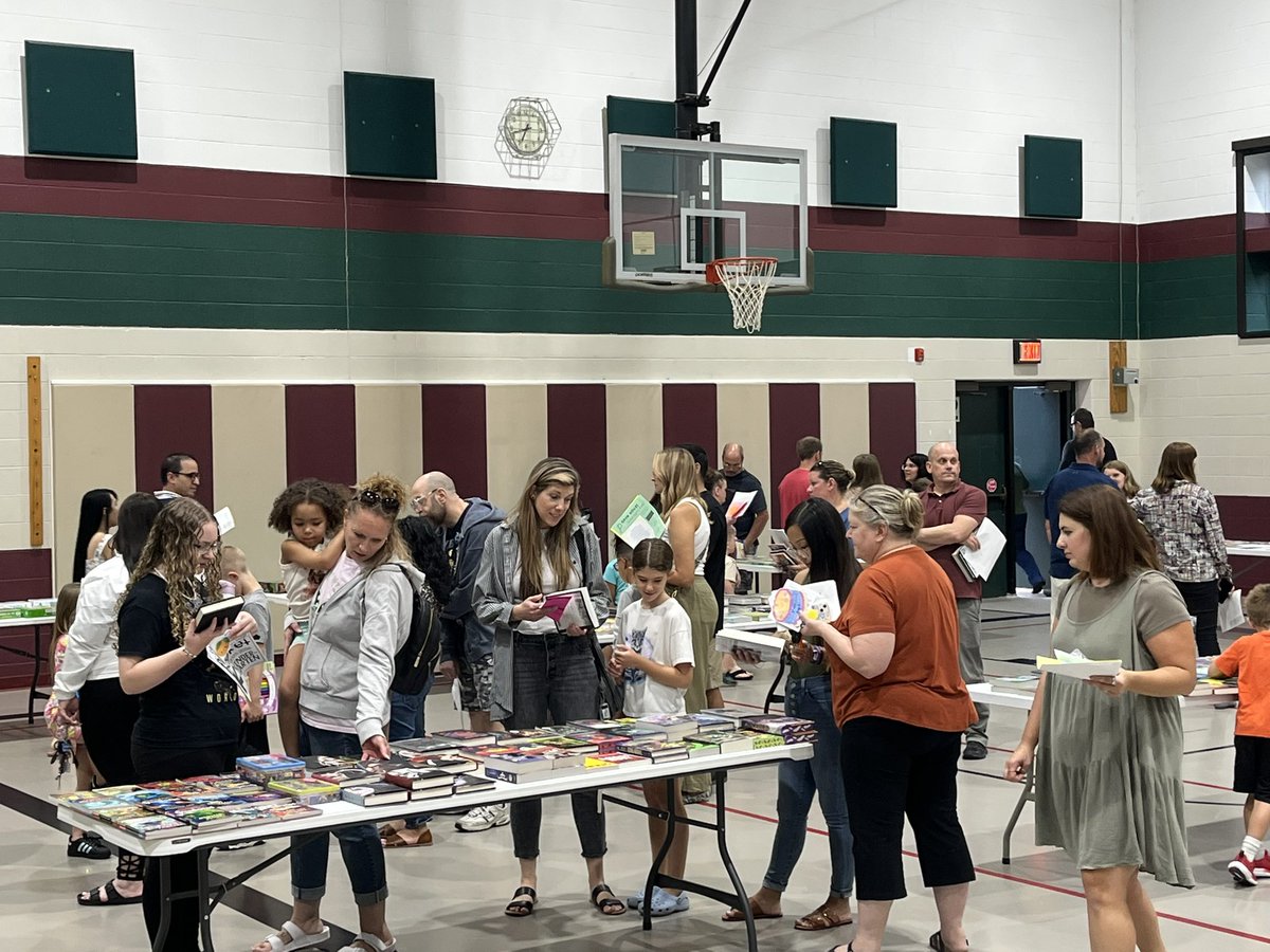 Falcon Book & Media Nest tweet media