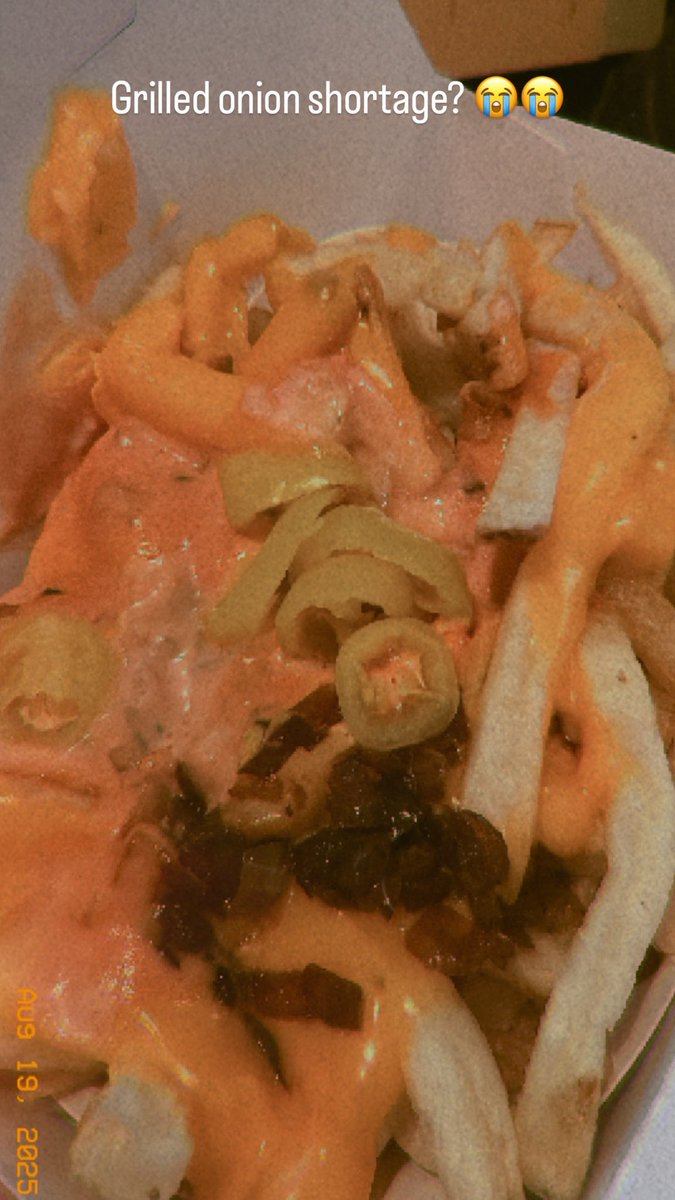 janmferrer's tweet photo. @innoutburger What happened to the grilled onions? Shortage? 😭 https://t.co/Xr76XlKPK1