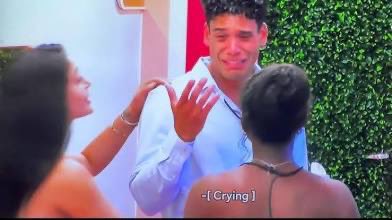 Kenny shitting his loafers rn LMAOAOAO 😂😂😂 #LoveIsland