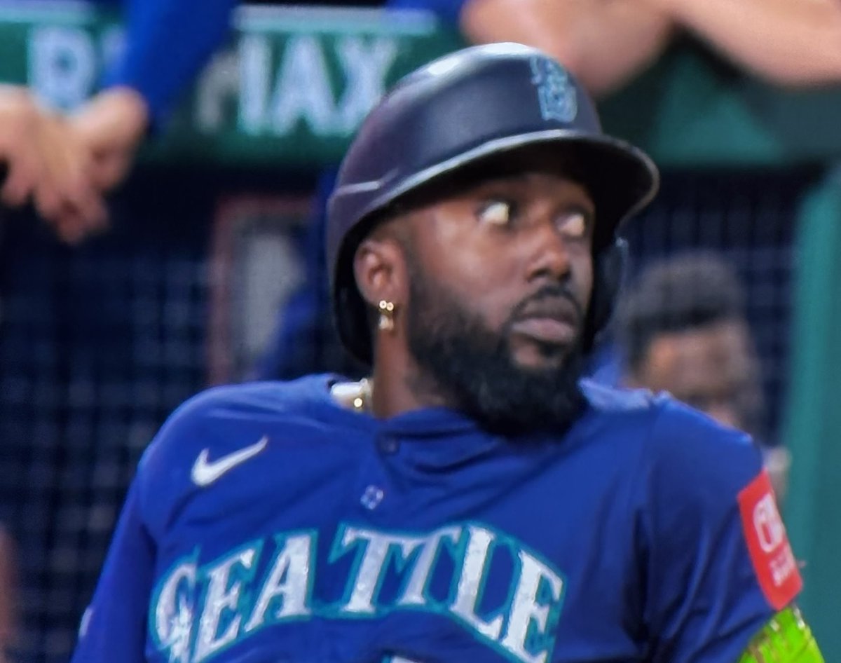 When a 102MPH fastball is coming at your head from Jhoan Duran 💨