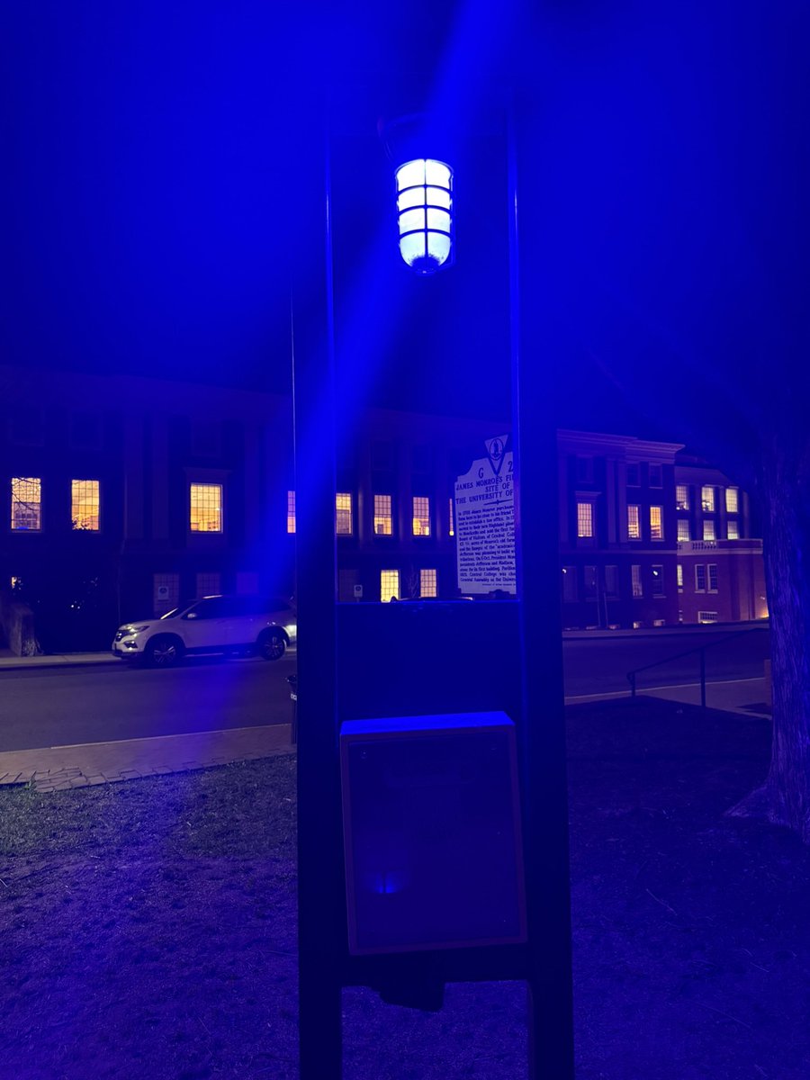 Out late? So are we. 👀 👮If you’re on Grounds and need assistance don’t hesitate to use one of our blue light phones. 

Press the button.
We answer. 

#UVASafe #UVAPolice