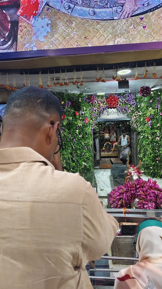 Raghuveer Patel (@raghuveerpatel_) on Twitter photo 📍उज्जैन
धार्मिक जल कलश पद यात्रा निर्विघ्न सम्पूर्ण होने पर उज्जैन बाबा महकाल दर्शन कर देशवासियों के लिए मंगलमय कामना किया।
#समृद्धि_का_प्रदेश_मध्यप्रदेश
<a href="/blsanthosh/">B L Santhosh</a> <a href="/HitanandSharma/">हितानंद Hitanand</a>
#रघुवीर_पटेल_मध्यप्रदेश 📍उज्जैन
धार्मिक जल कलश पद यात्रा निर्विघ्न सम्पूर्ण होने पर उज्जैन बाबा महकाल दर्शन कर देशवासियों के लिए मंगलमय कामना किया।
#समृद्धि_का_प्रदेश_मध्यप्रदेश
<a href="/blsanthosh/">B L Santhosh</a> <a href="/HitanandSharma/">हितानंद Hitanand</a>
#रघुवीर_पटेल_मध्यप्रदेश