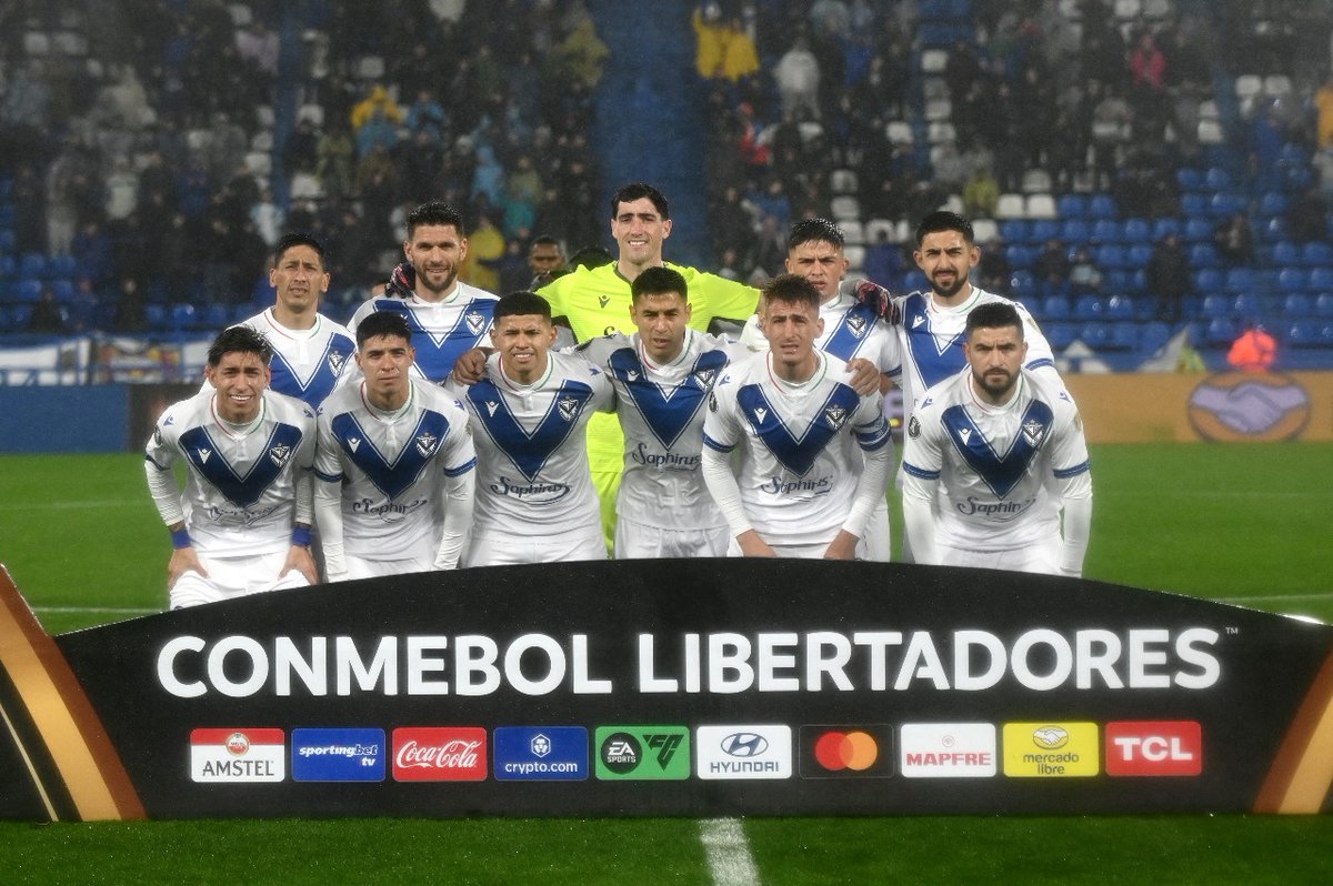Vélez acaba de ganar 2 millones de dolares por pasar a cuartos . 

#HablemosdeVelezTV