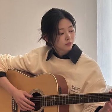 pionawiz's tweet image. OKAYYYY CHAEWON I SEE YOU