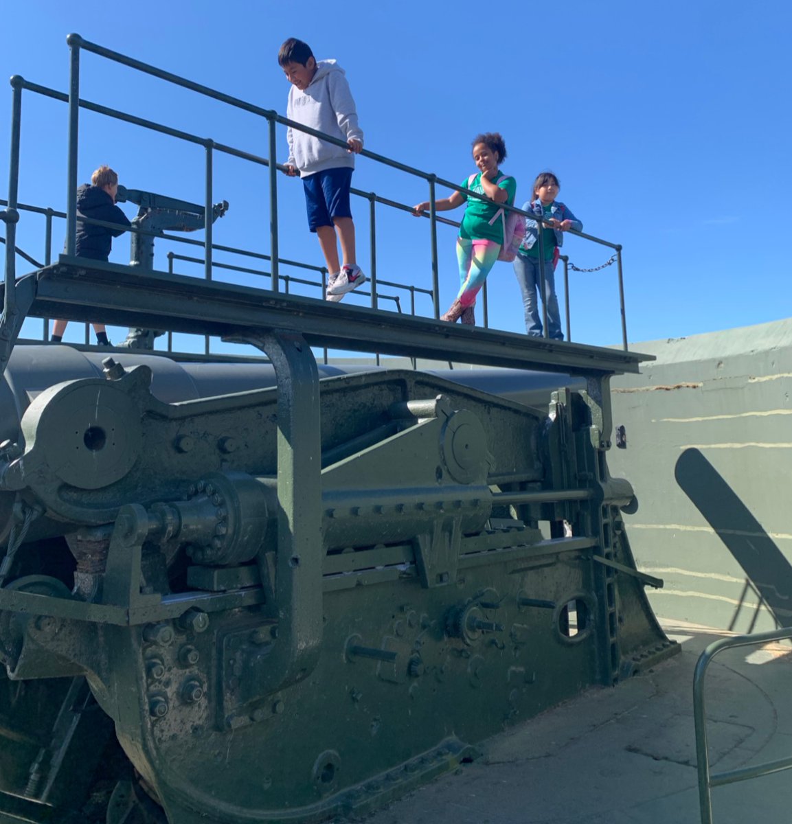 ⛴️⚓ The Mount Vernon Clubhouse Members had a blast exploring Fort Casey! From running through historic bunkers to spotting ships in the distance, it was a day full of adventure, laughter, and discovery. 🌊🏰