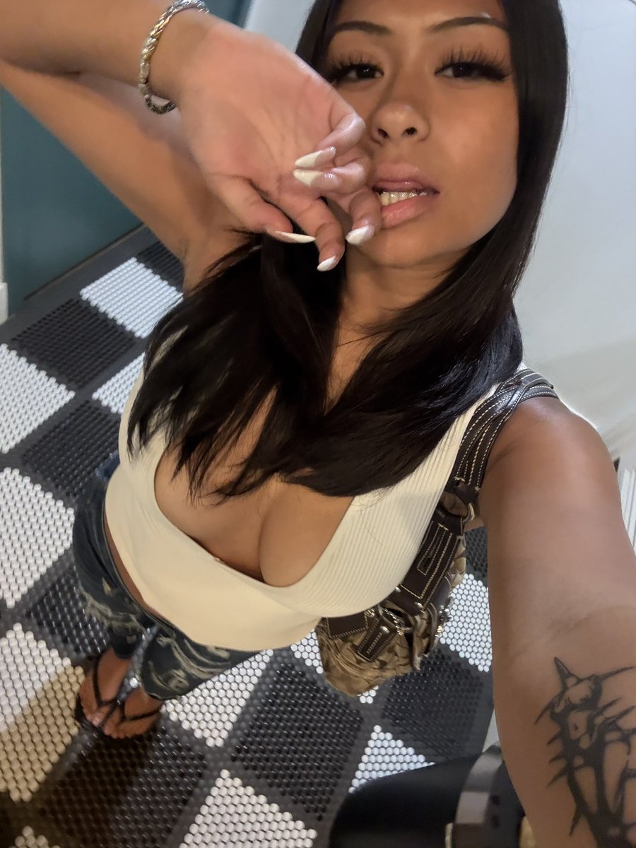 adrxbunny's tweet photo. https://t.co/bXUyF0h0YL