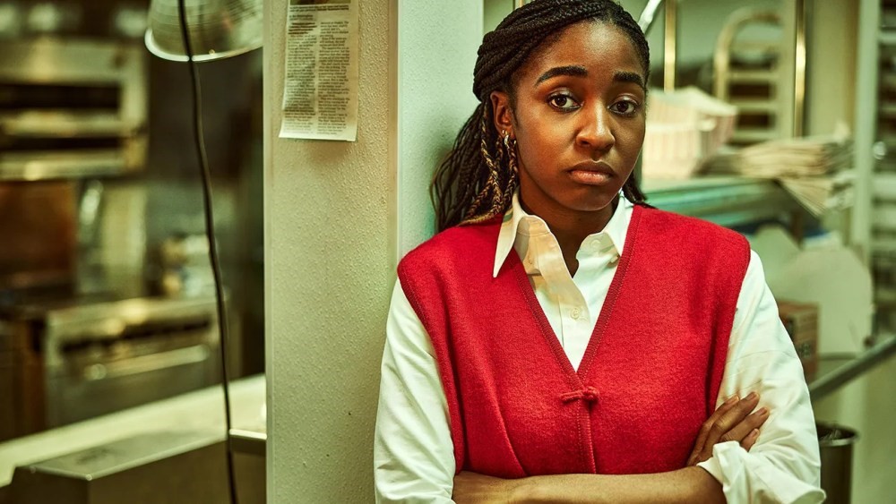 CriticsChoice's tweet image. Our members have spoken. Ayo Edebiri’s nuanced, standout performance in @fxnetworks The Bear has Critics talking this season’s awards race. 🔥🐻 

See the full Critics’ predictions in CCA’s The Race is On:
criticschoice.com/2025/08/19/out…

#TheRaceIsOn #Emmys #TheBear #AyoEdebiri