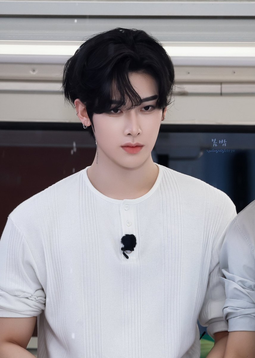봄밤 tweet media