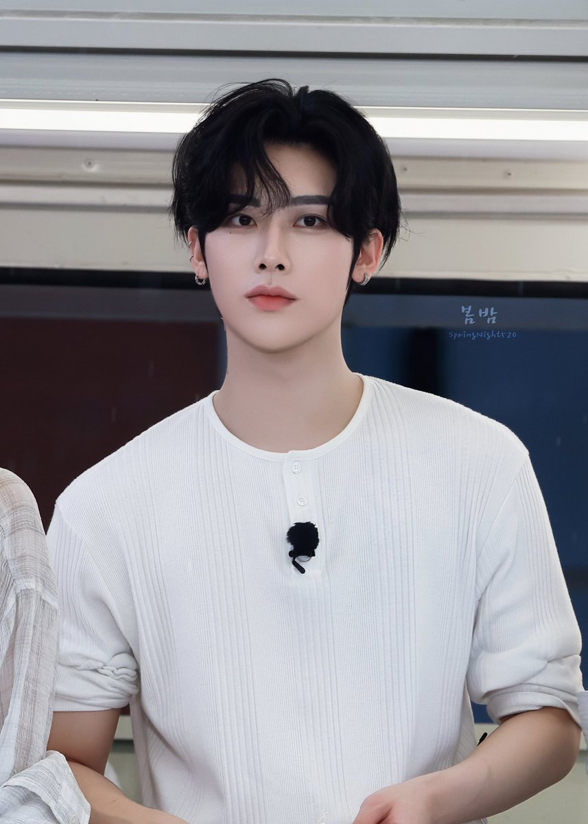 봄밤 tweet media