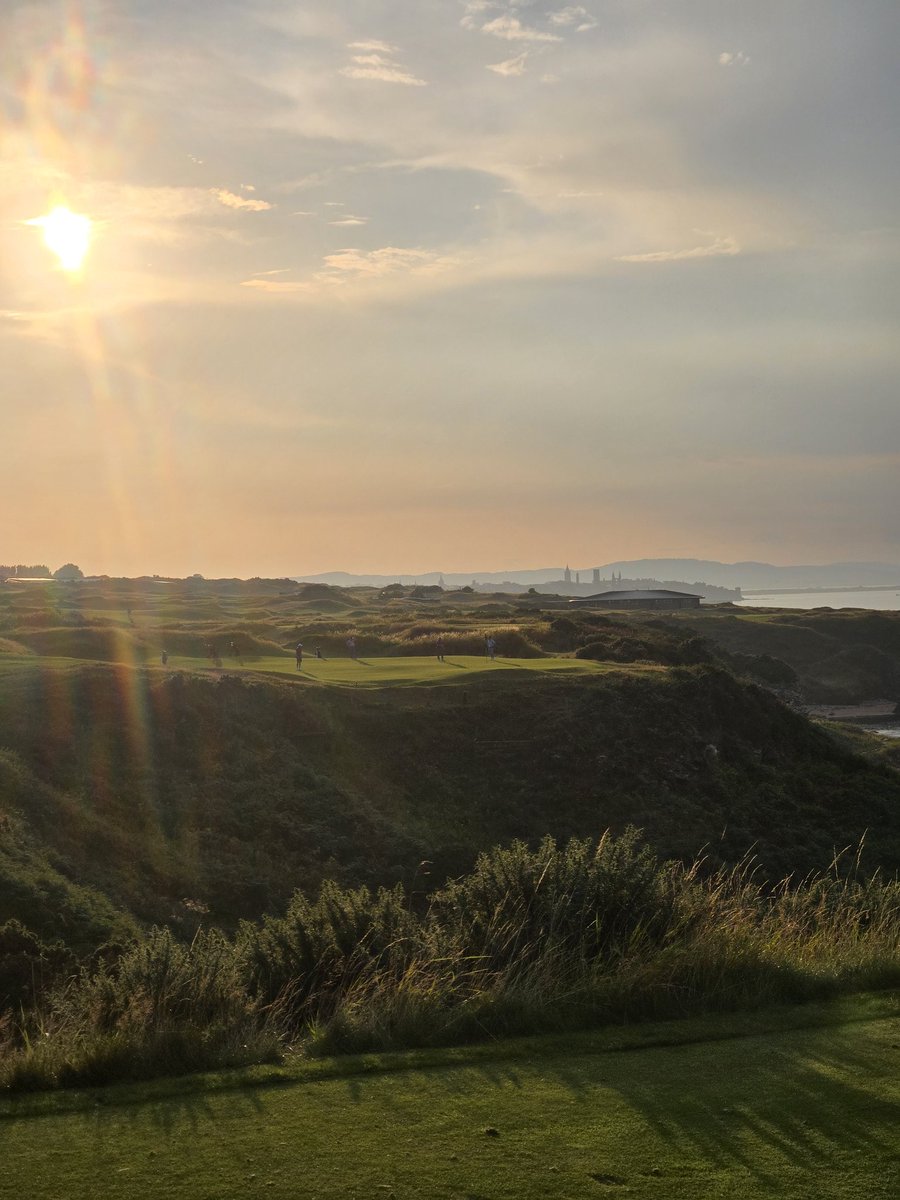 RightSideOfRap's tweet image. What a beautiful sight this week from the 17th tee from #standrews #castlecourse in #scotland #UK take me back already! #thehomeofgolf