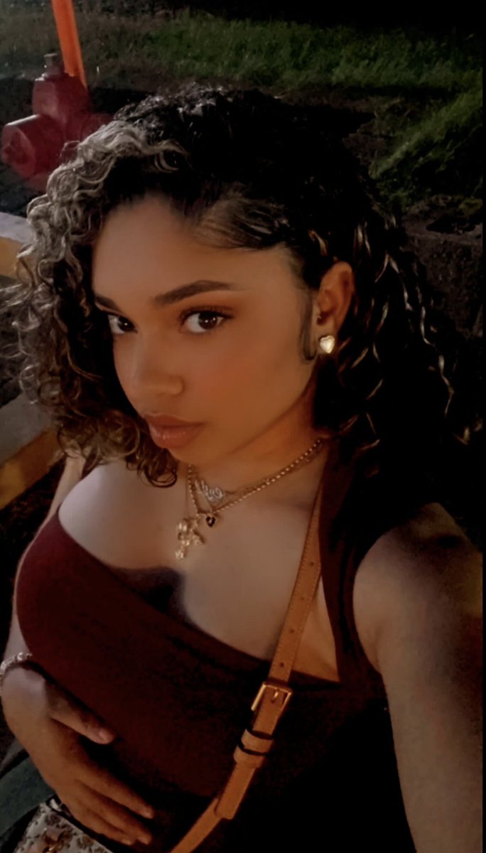 itgirljoo's tweet photo. glowing &amp; growing 🌞🌱 https://t.co/sVm1sXvzyk