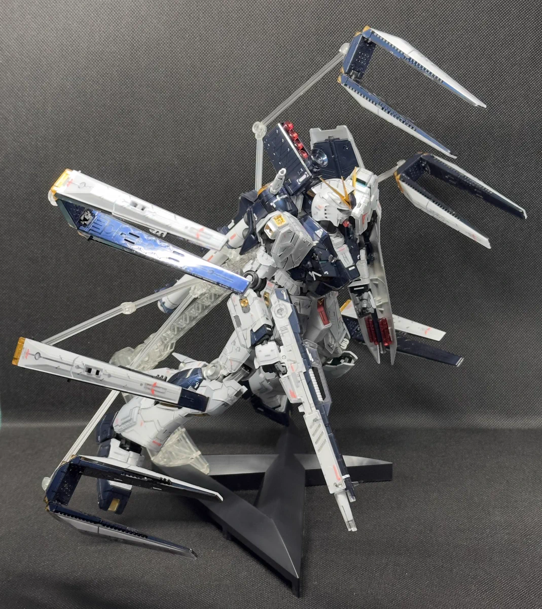 ベース限定MGνガンダムクリアカラーメカニカルコアメッキ塗装仕様 GywtWrIawAAnEV4?format=webp&