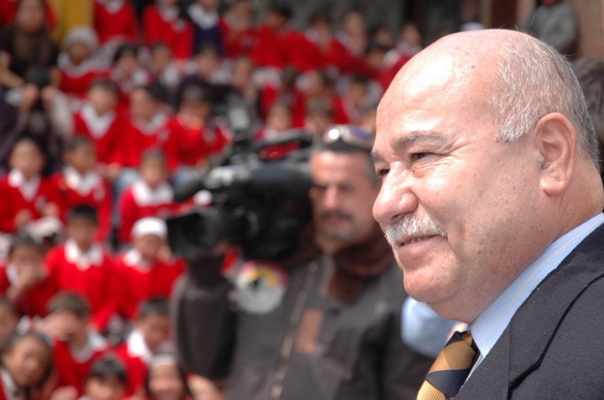 Hace 5 años falleció nuestro Maestro. Abel: Colombia te echa de menos.
A esta mañana que pasa, le seguirá otra para transformar lo que hace falta, y diremos que detrás de lo mejor en educación, siempre estará Abel Rodríguez. 
Abelante: vamos por un Movimiento Pedagógico Nal.