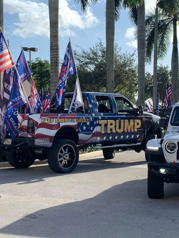 Csoup13's tweet photo. @acnewsitics That’s a cute truck…. https://t.co/MpJuBCVd6G