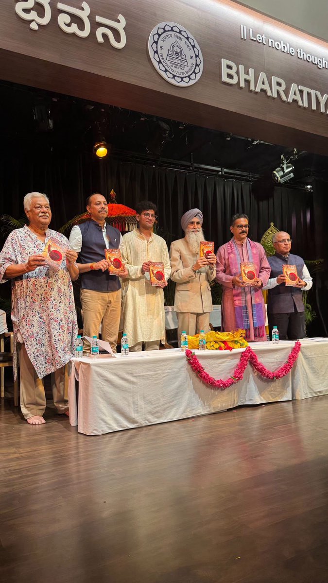Wonderful book launch on the mighty Emperor of Vijayanagar Empire Raja Shri Krishna Devaraya by his 19th descendant Shri Krishna Devaraya’s son Shri Tirumala Venkata Krishna Devaraya at the Bharatiya Vidya Bhavan. Host of Dignitaries including Shri Chiranjiv Singh IAS, ADGP Shri