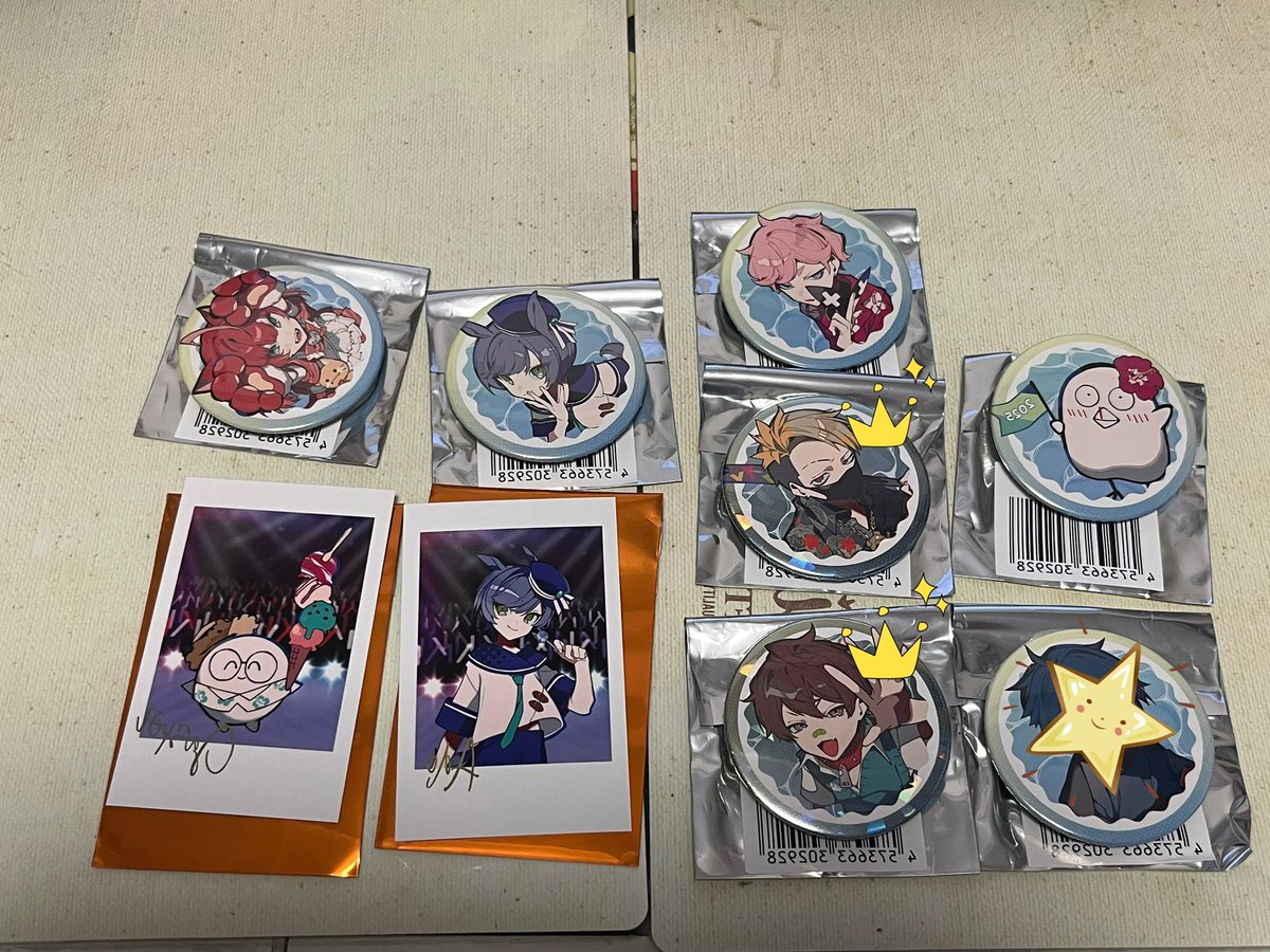 fairly07tail's tweet image. CRフェス 2025 グッズ交換 缶バッジ
チェキ風カード

譲　画像のもの
　缶バッジ👑はホロ  ★は交換決まってます

求❤️♠️  🐕🍊

検索から気軽にお声がけ下さい🙇‍♀️
現地での交換が優先その次に郵送です。

 #CRフェス  #CRフェス交換